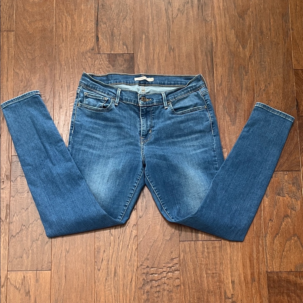 EUC Levi's 710 Blue Mid-Rise Super Skinny Jeans